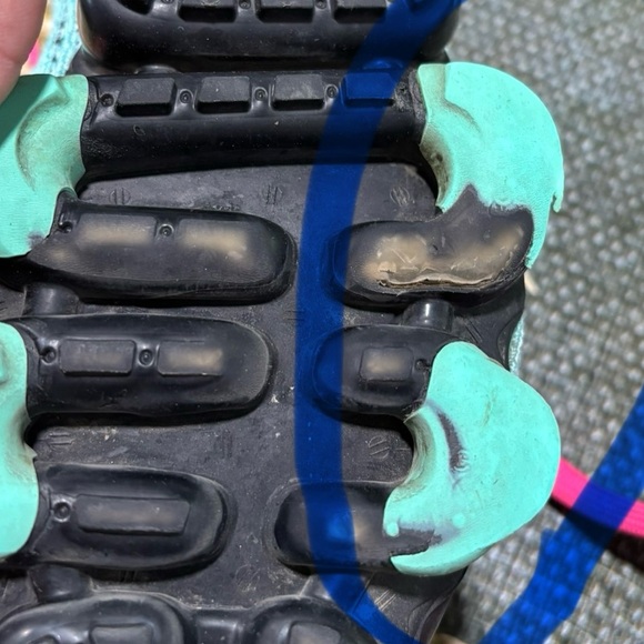 Nike Women's Sneakers in Teal and Pink - Picture 8 of 10